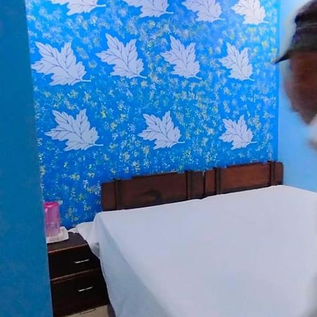 Hotel Atithi Galaxy Канпур Екстериор снимка
