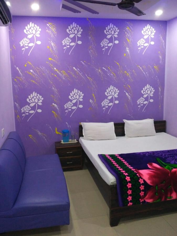 Hotel Atithi Galaxy Канпур Екстериор снимка