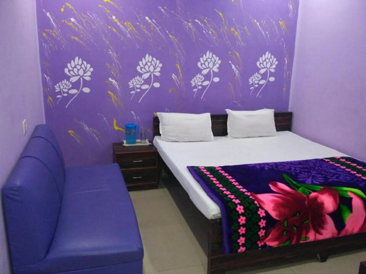 Hotel Atithi Galaxy Канпур Екстериор снимка
