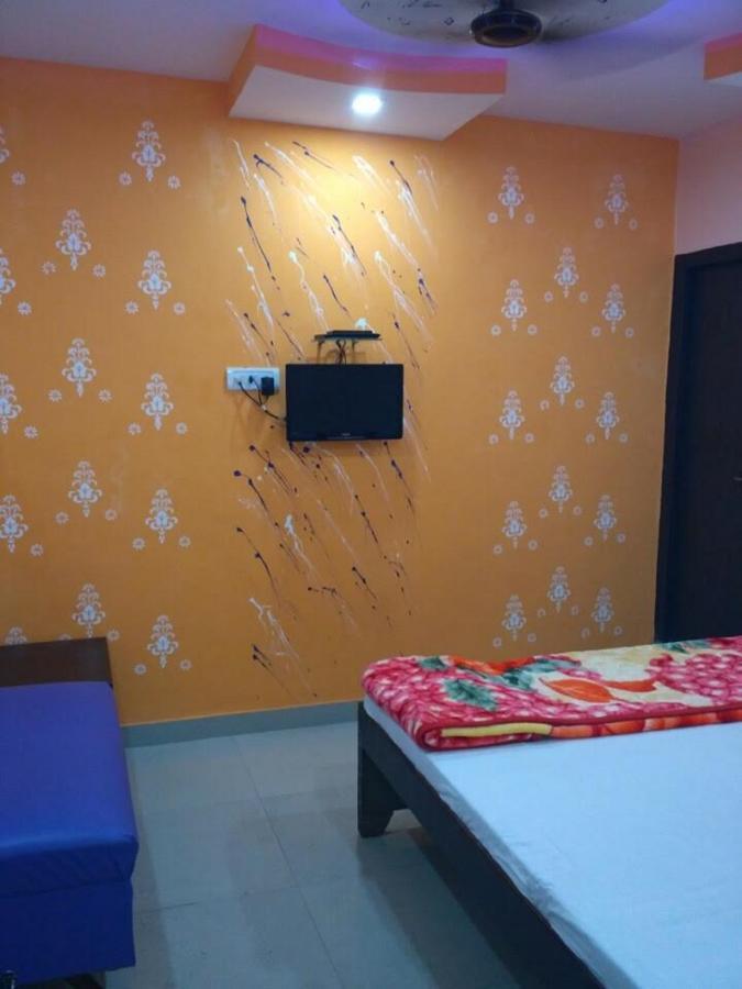Hotel Atithi Galaxy Канпур Екстериор снимка