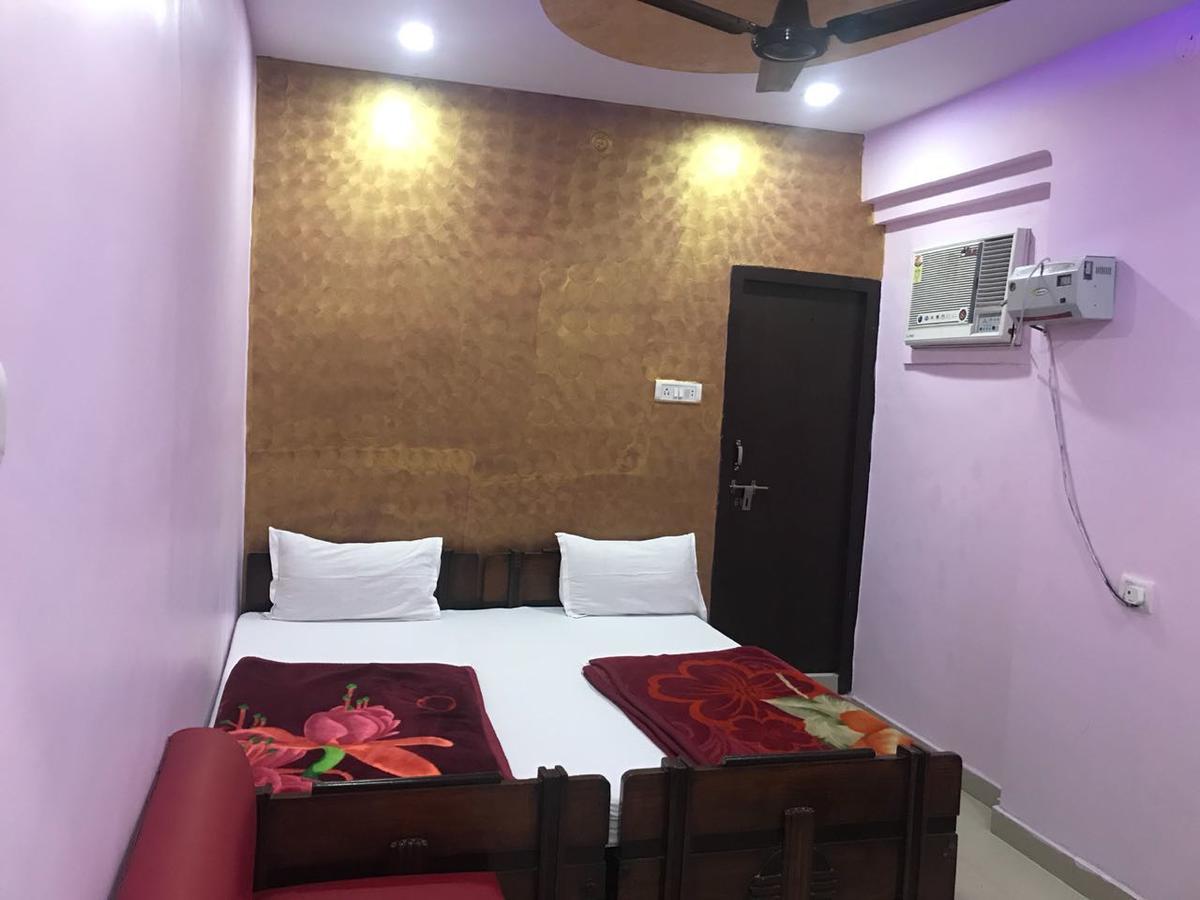 Hotel Atithi Galaxy Канпур Екстериор снимка