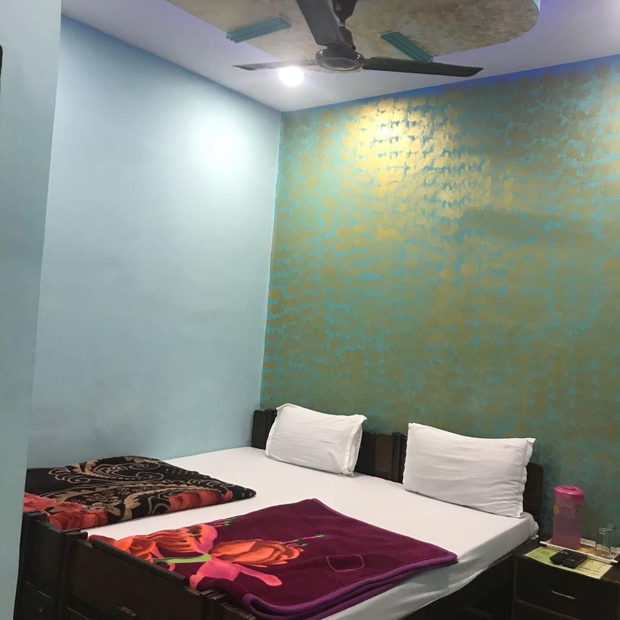 Hotel Atithi Galaxy Канпур Екстериор снимка